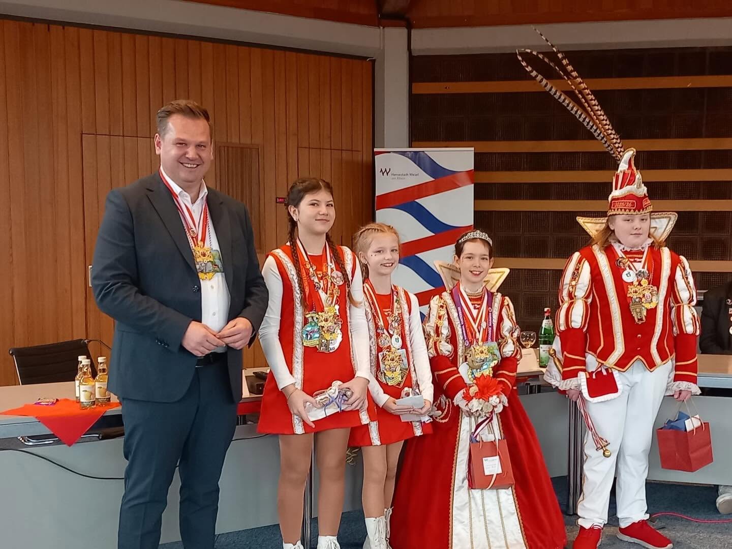 Kinderprinzenpaar mit Bürgermeister Rainer Benien