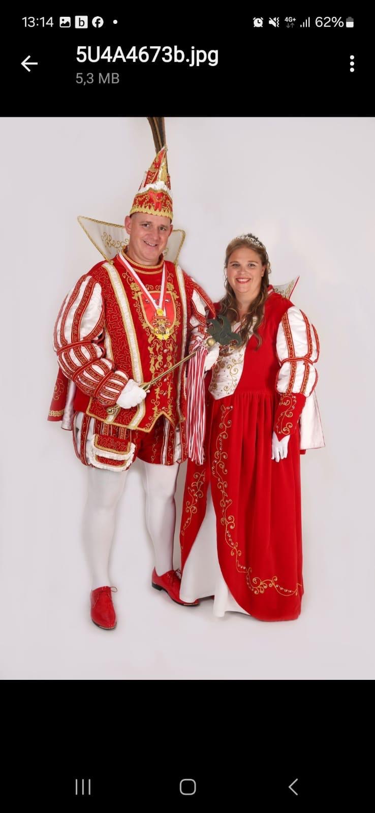 Patrick II. und Stephanie I. im Ornat