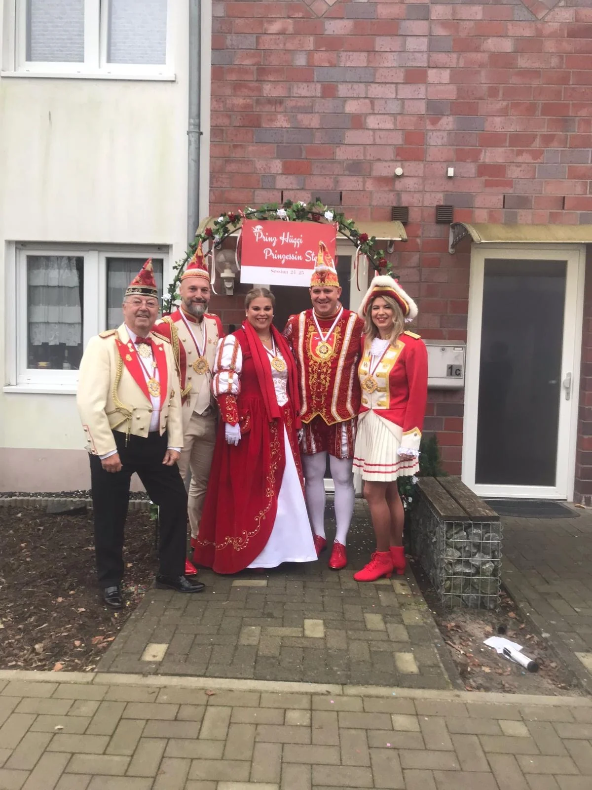 Prinzenpaar mit Hofstaat